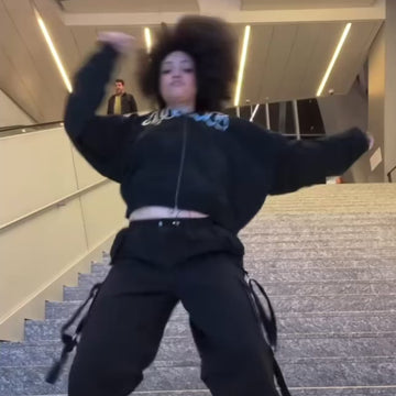 @kinkyycurly