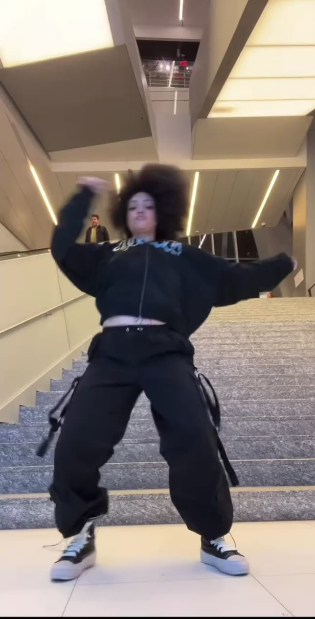 @kinkyycurly